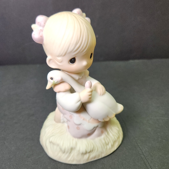 Vintage 1980 Precious Moments Figurine "God Is Love" with Swan E-5213 - Picture 2 of 6